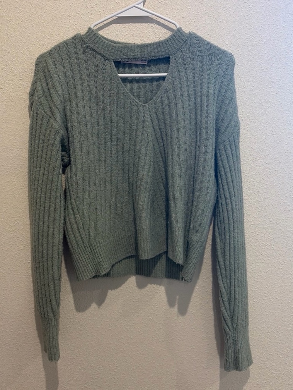 SO Ribbed V-Neck Sweater in Sage Green
